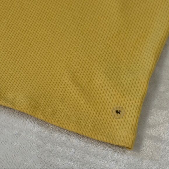 Free‎ w/ $15 purchase! American Eagle Cropped Halter Tank Top Yellow NWT Ribbed - Picture 4 of 7